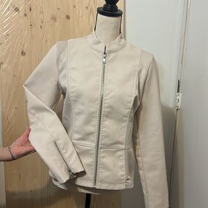 NWOT Baccini cream faux leather jacket